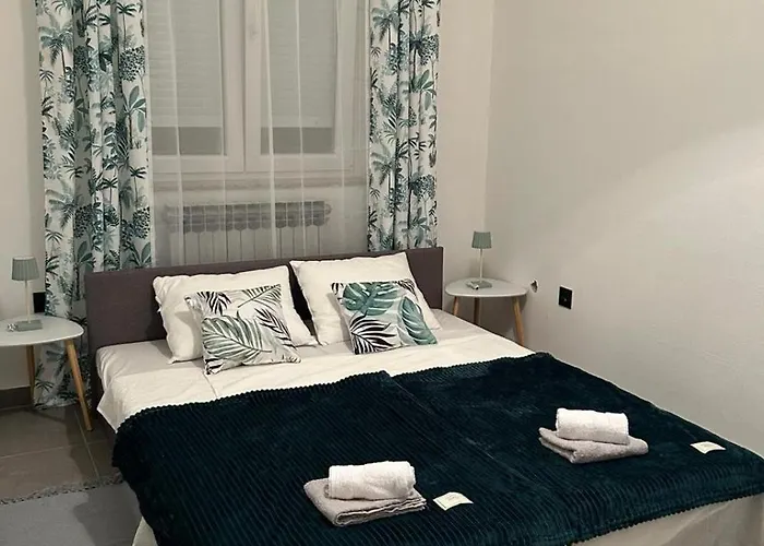 With Parking Space - 25404 Apartment Zadar